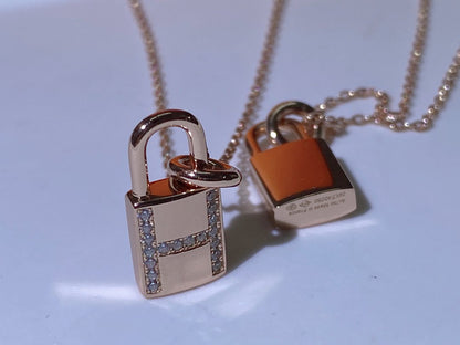 [Liorra]HM ADVANCED NICHE LOCK HEAD NECKLACE DIAMONDS