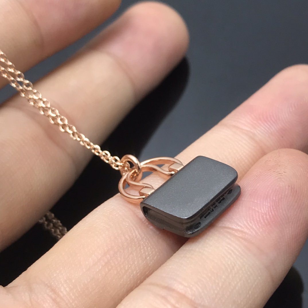 [Liorra]WOMEN'S HM AMULETTES CONSTANCE PENDANT NECKLACE
