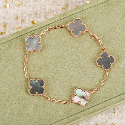 [Liorra] CLOVER 5 MOTIF GRAY MOP BRACELET COLLECTION