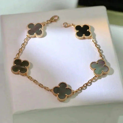 [Liorra] CLOVER 5 MOTIF GRAY MOP BRACELET COLLECTION