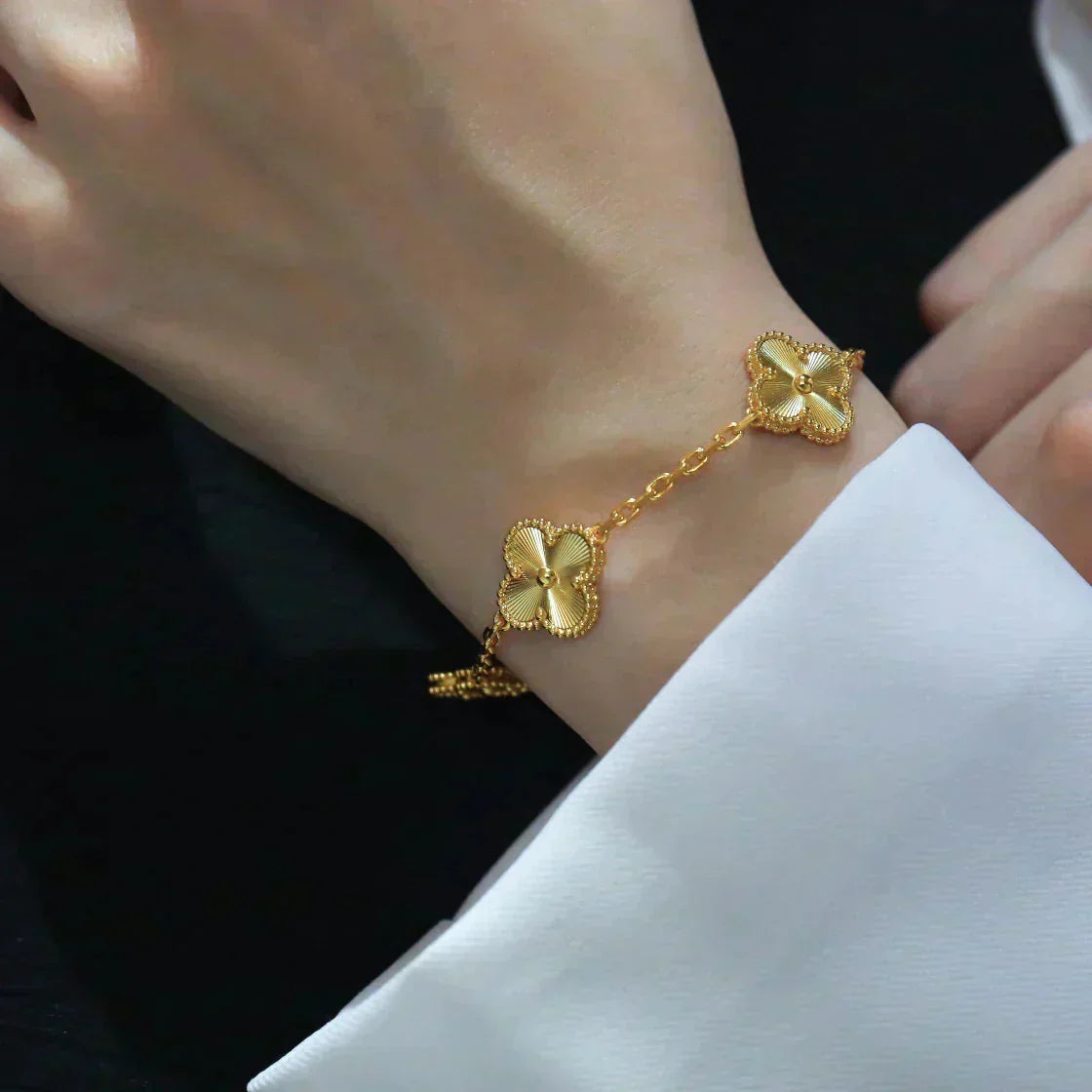 [Liorra] CLOVER 5 MOTIF LASER BRACELET COLLECTION