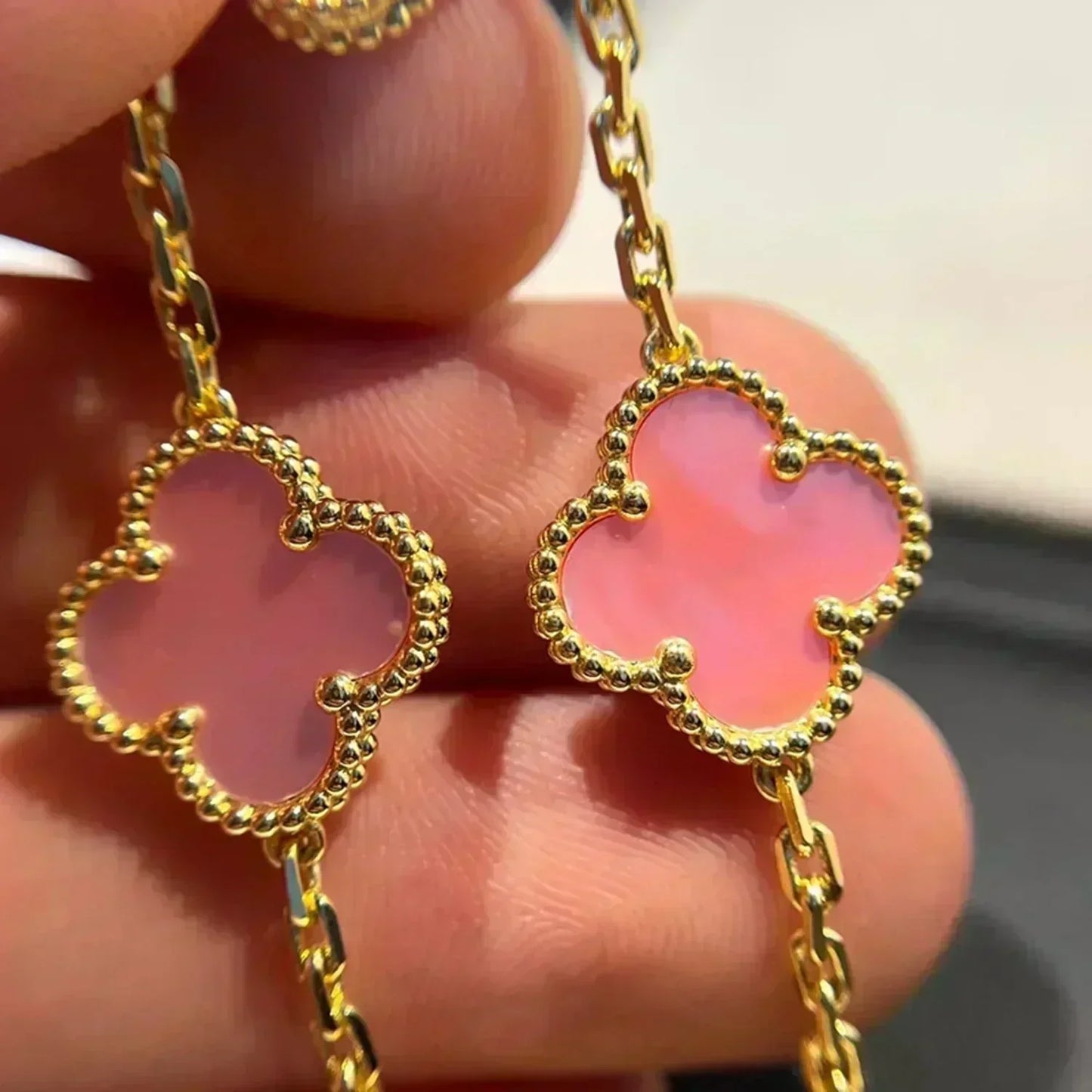 [Liorra] CLOVER 5 MOTIFS  PINK MOP BRACELET COLLECTION