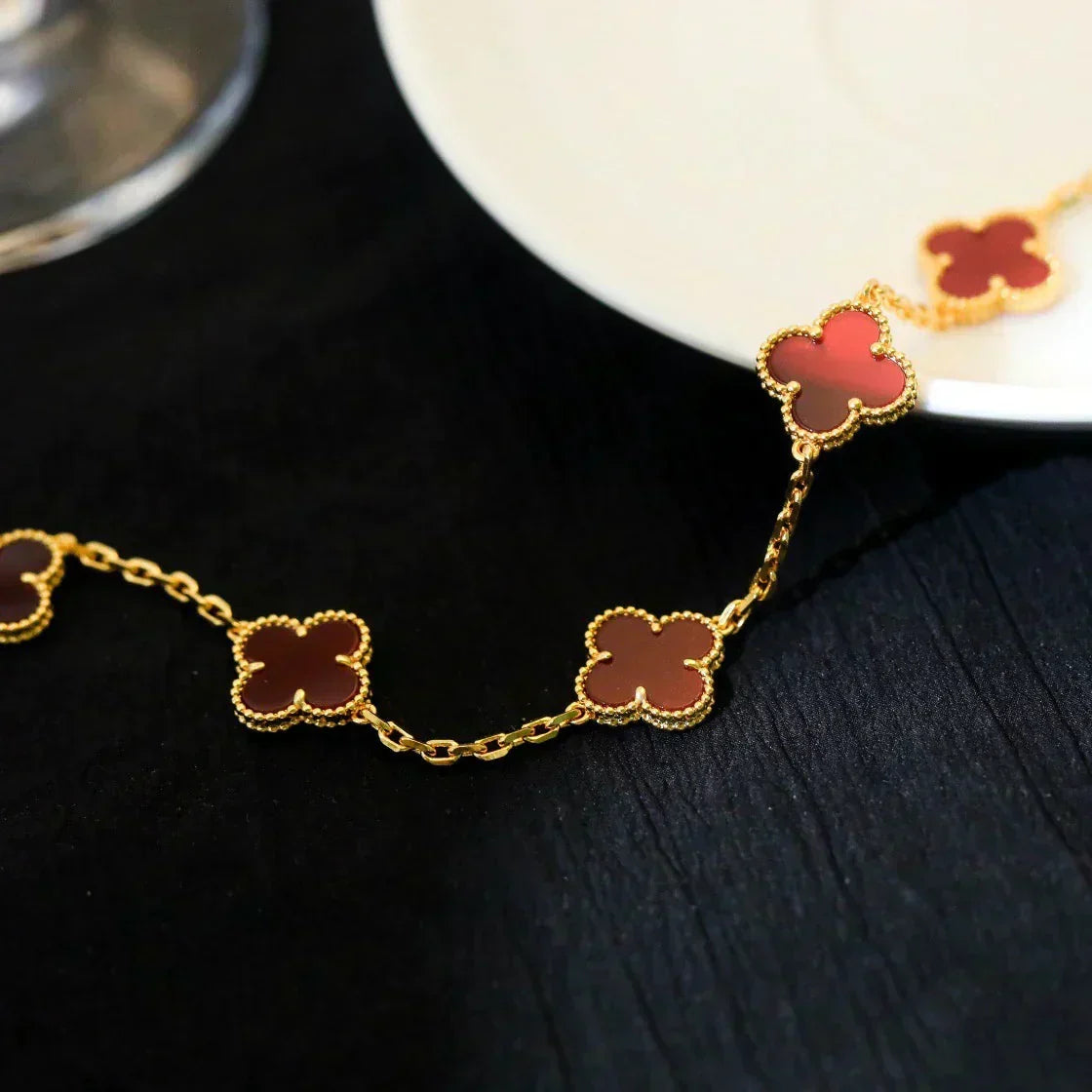 [Liorra] CLOVER 5 MOTIF RED CORNELIAN BRACELET COLLECTION