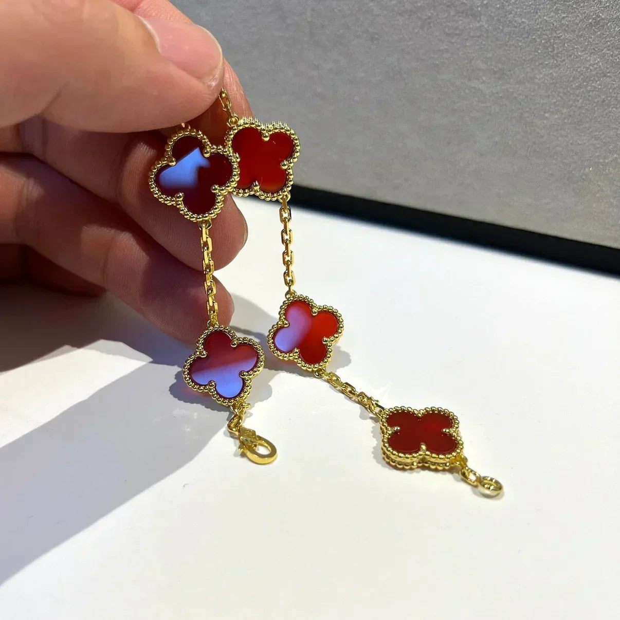 [Liorra] CLOVER 5 MOTIF RED CORNELIAN BRACELET COLLECTION