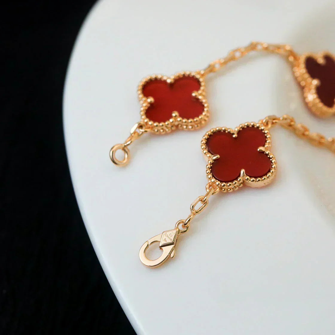 [Liorra] CLOVER 5 MOTIF RED CORNELIAN BRACELET COLLECTION