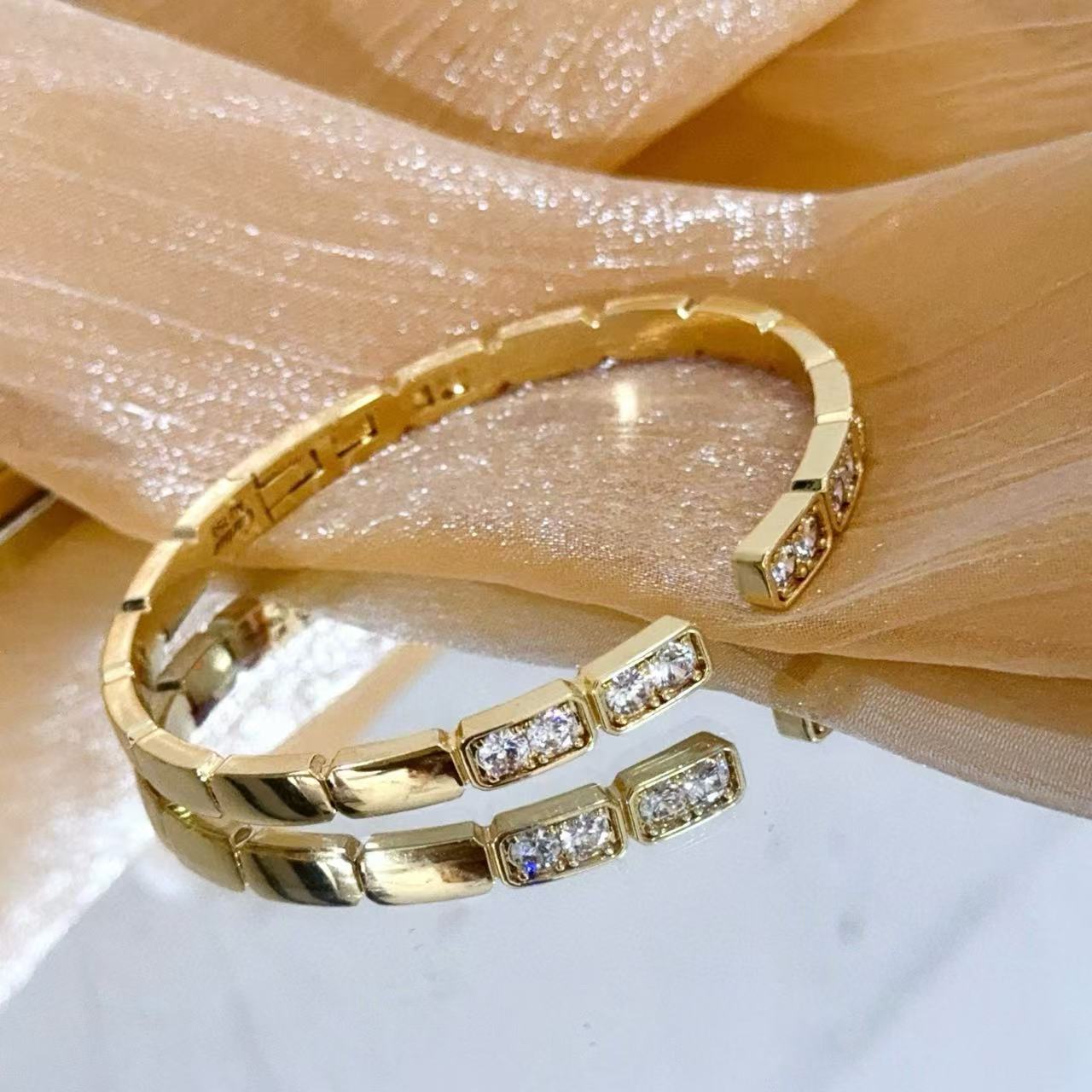 [Liorra jewelrys]LOVE DIAMOND OPEN  BRACELET