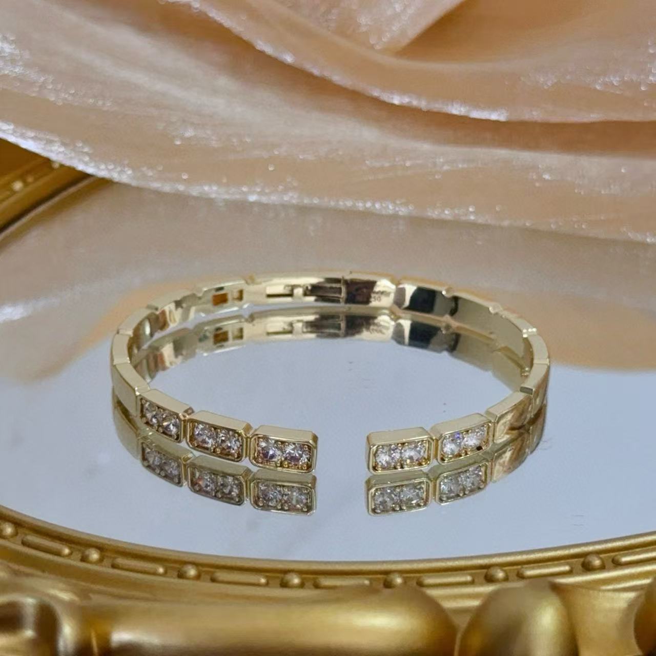 [Liorra jewelrys]LOVE DIAMOND OPEN  BRACELET