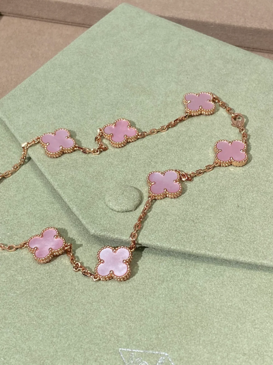 [Liorra Jewellery] Pink Necklace with Ten Clover Designs