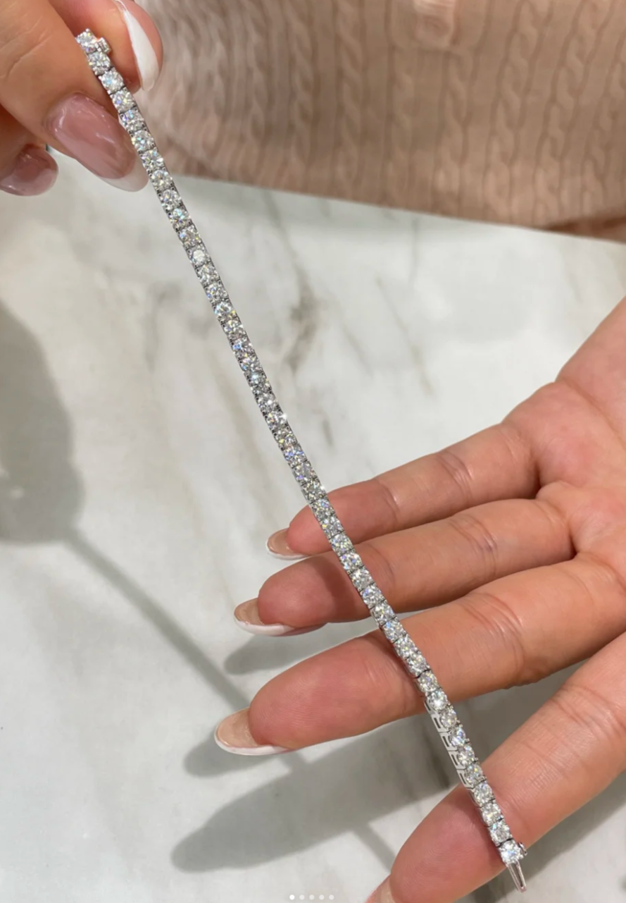 [Liorra]  CLASSIC BASEBALL BRACELAT, 52 DIAMOND