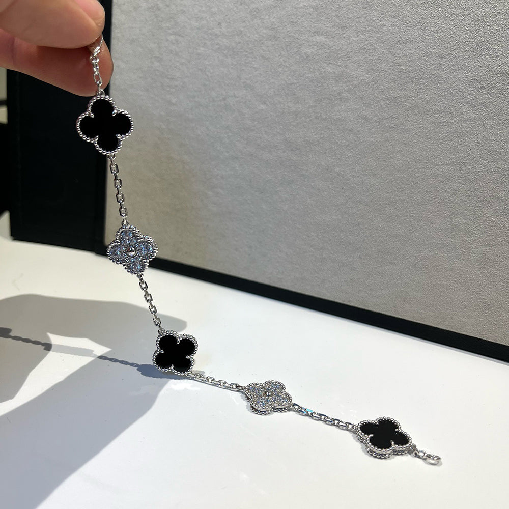 [Liorra] CLOVER 5 MOTIF ONYXS BRACELET COLLECTION