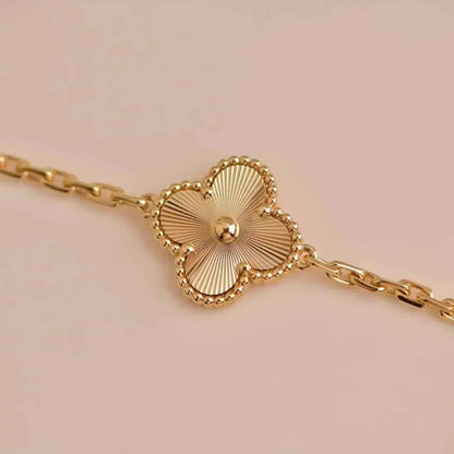 [Liorra] CLOVER 5 MOTIF LASER BRACELET COLLECTION