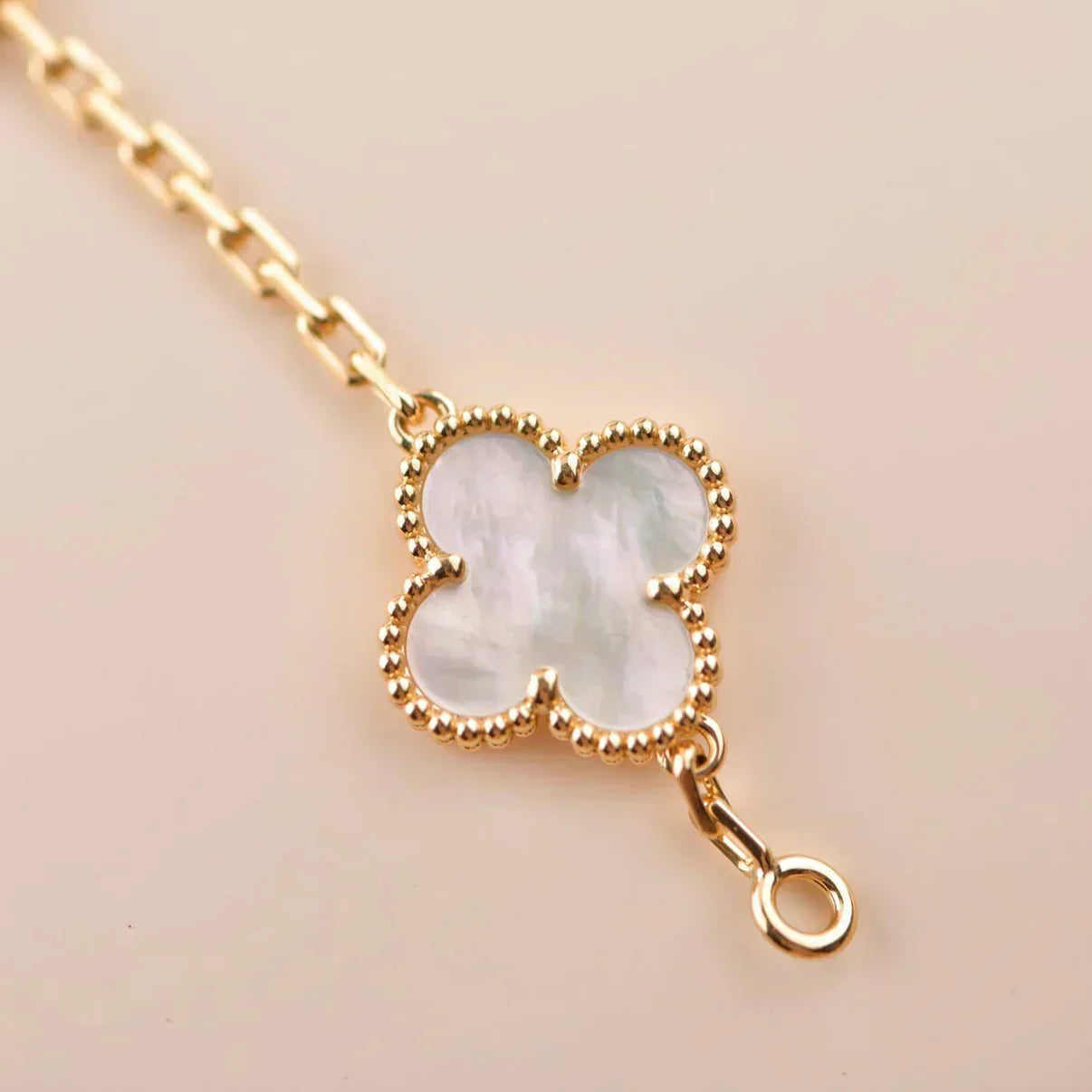 [Liorra]CLOVER WHITE PEARL MOP 5 MOTIF BRACELET COLLECTION
