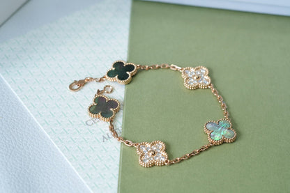 [Liorra] CLOVER 5 MOTIF GRAY MOP BRACELET COLLECTION