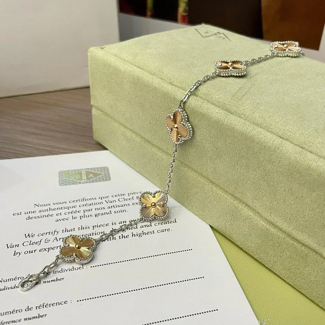 [Liorra] CLOVER 5 MOTIF LASER BRACELET COLLECTION