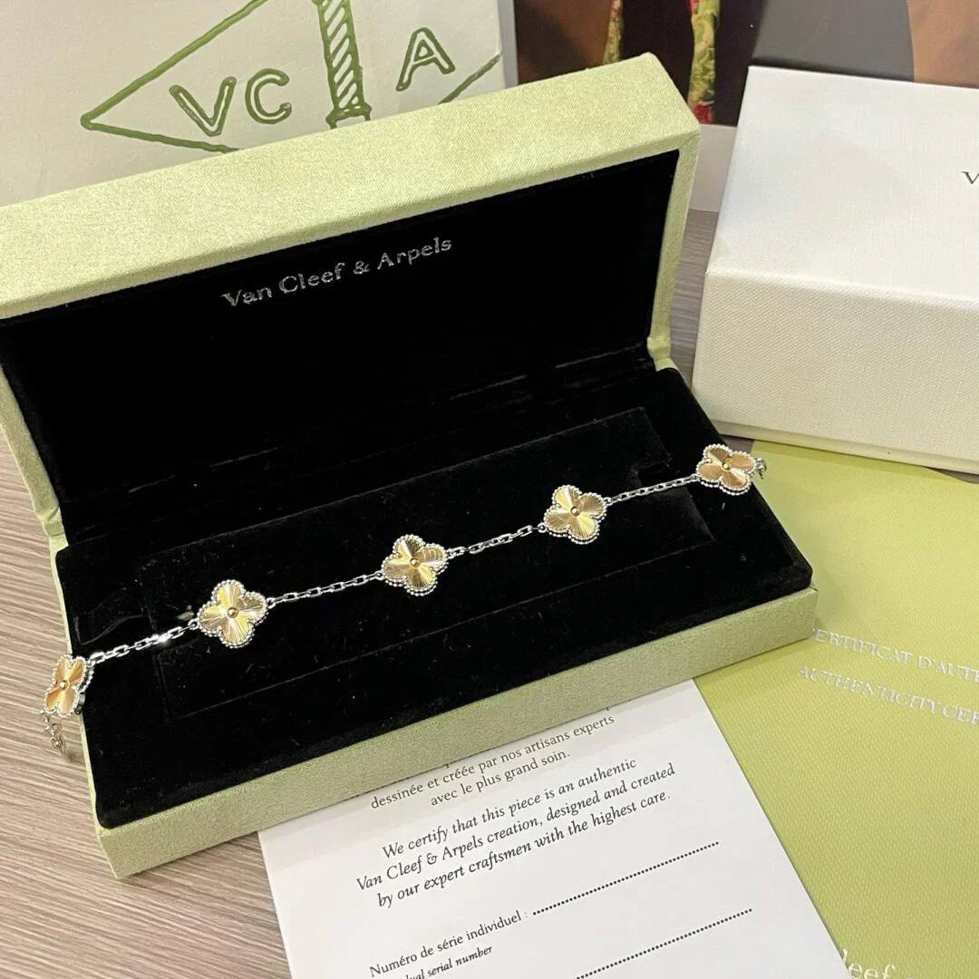 [Liorra] CLOVER 5 MOTIF LASER BRACELET COLLECTION