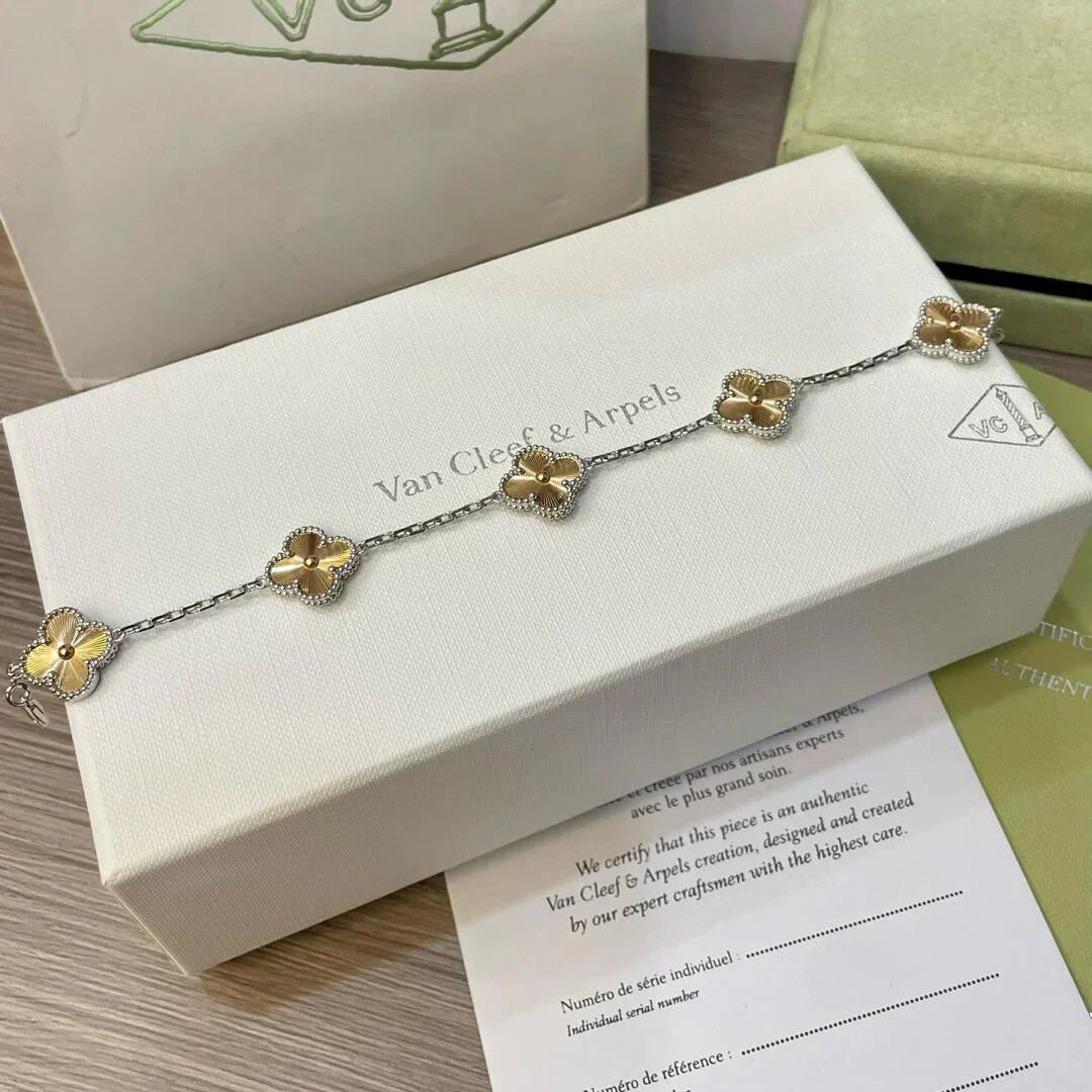 [Liorra] CLOVER 5 MOTIF LASER BRACELET COLLECTION
