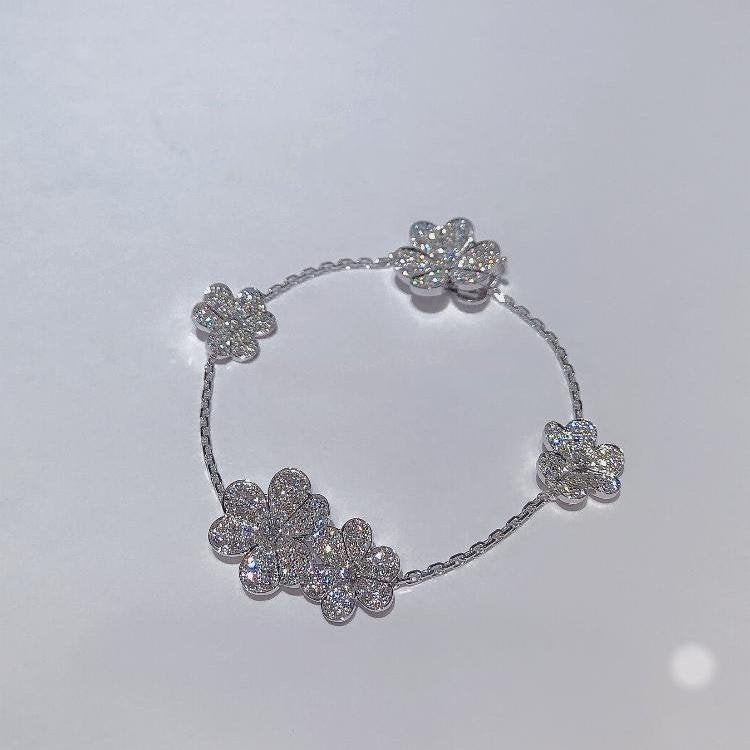 [Liorra]FRIVOLE SILVER 5 FLOWERS BRACELET