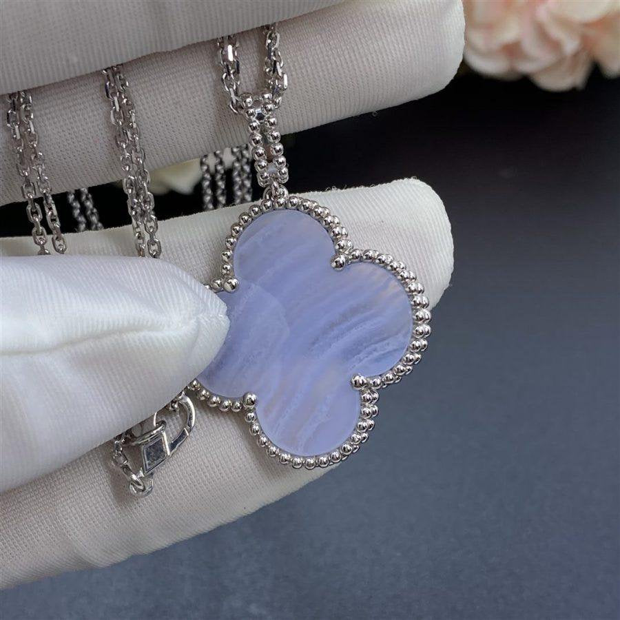 [Liorra]CLOVER SILVER CHALCEDONY BIG CLOVER NECKLACE