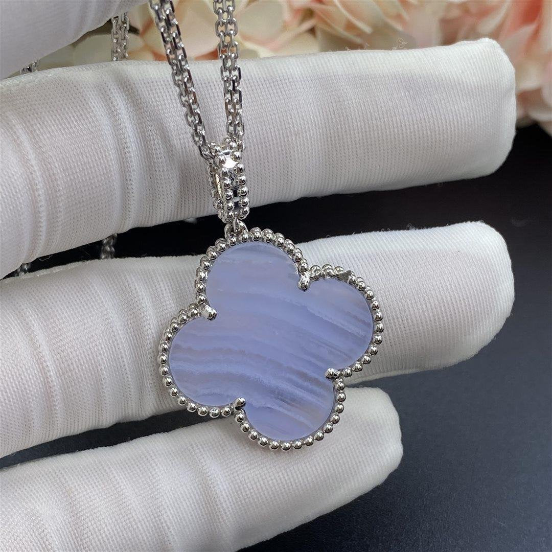 [Liorra]CLOVER SILVER CHALCEDONY BIG CLOVER NECKLACE