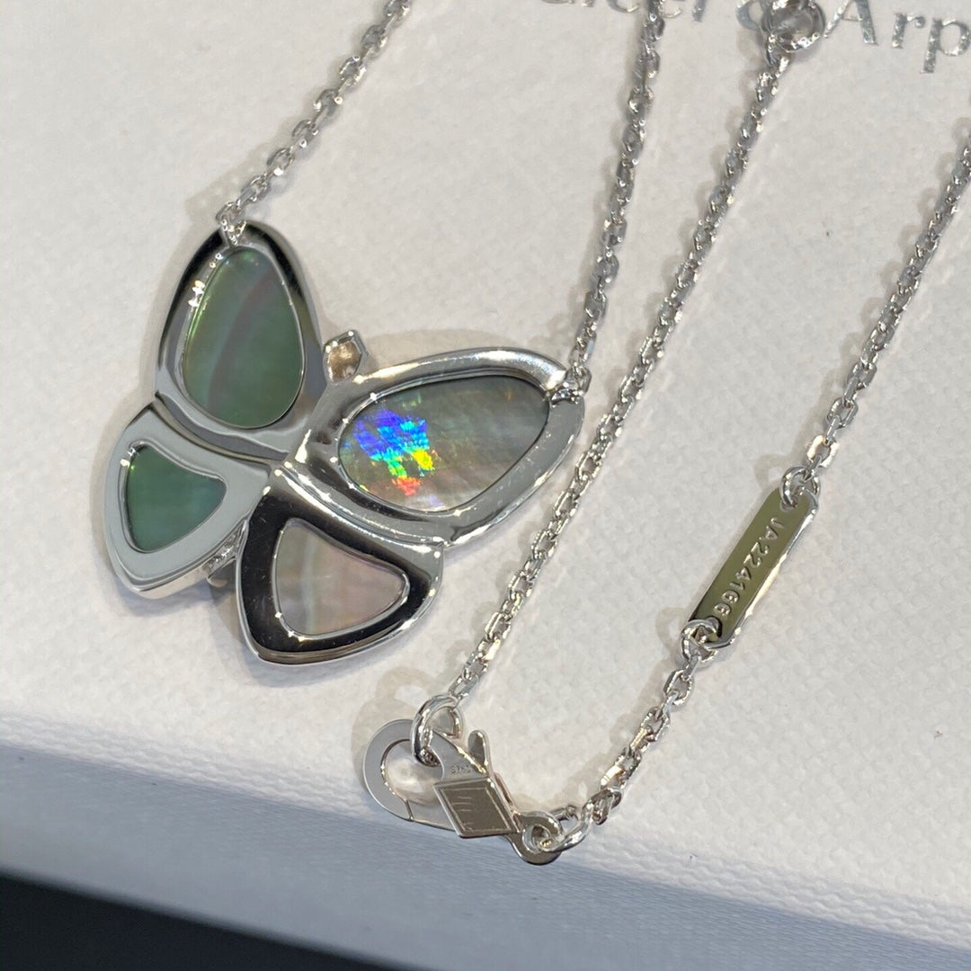 [Liorra]LARGE BUTTERFLY SILVER PENDANT DIAMOND NECKLACE