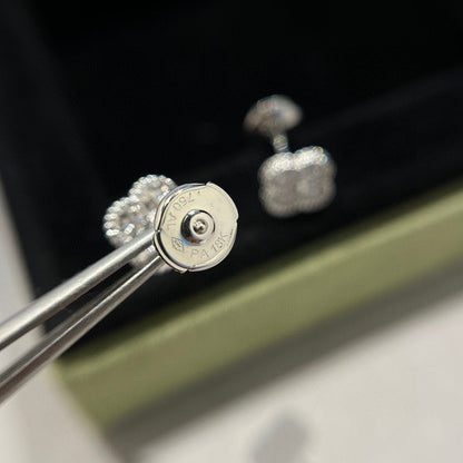 [Liorra]CLOVER MINI DIAMOND STUD EARRINGS